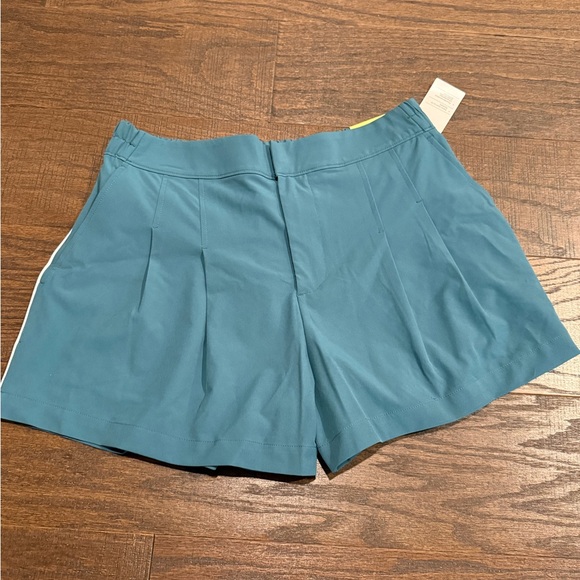 all in motion Pants - All in Motion Women’s Woven Pleated High Rise Golf Shorts - Medium. Forest Green